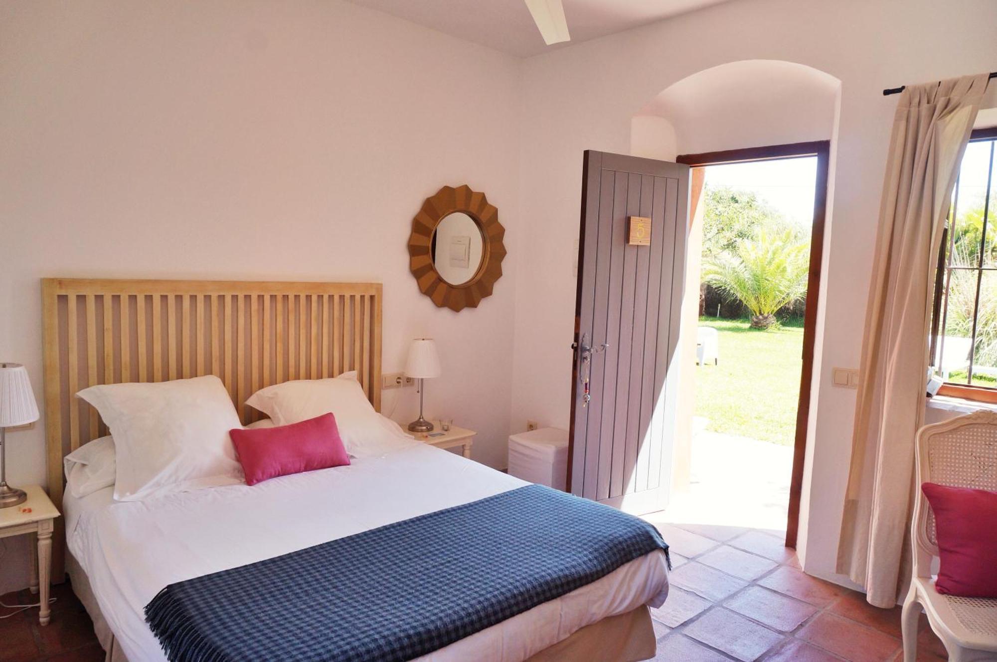 Cortijo El Pozuelo Guest House Tarifa Ruang foto
